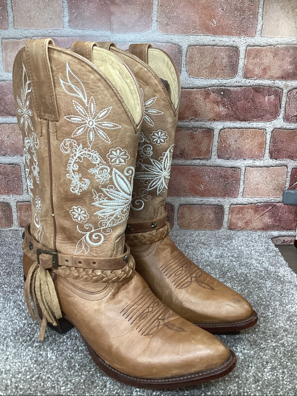 Shyanne Womens Floral Sylvia Dublin Vintage boots size 8.5